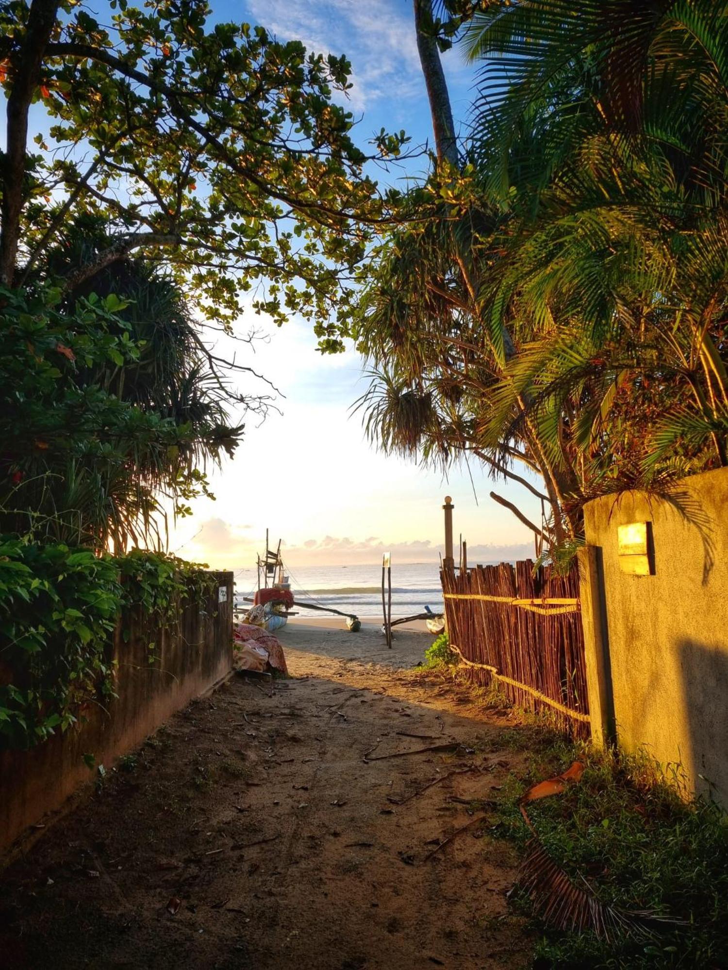 Relax Beach House تانجالي المظهر الخارجي الصورة